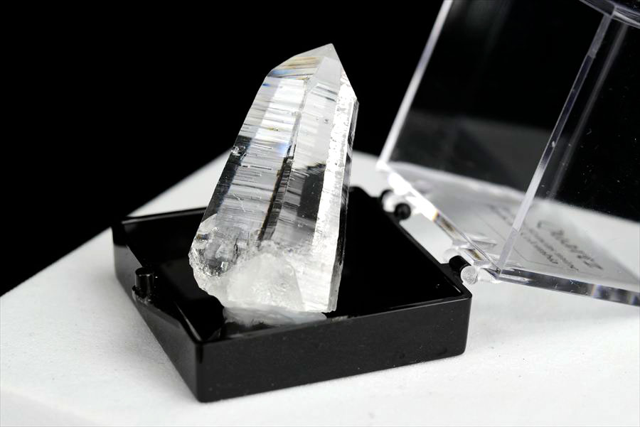 コロンビア水晶 コロンビアレムリアン 単結晶 原石【コロンビア・ペニャス・ブランカス鉱山産】標本ケース付きでお届けします コロンビア産レムリアン｜レーザー｜水晶｜ポイント｜単結晶｜天然石｜原石｜ポイント｜ ■39ショップ■