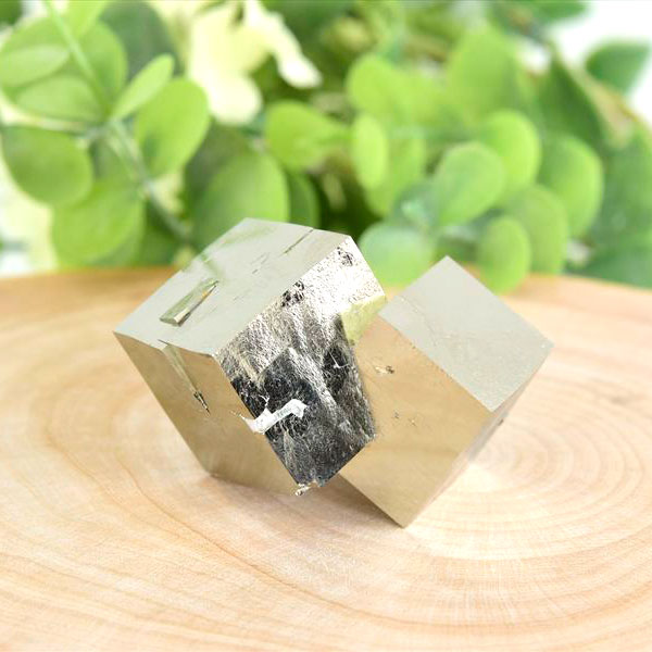 パイライト 結晶 キュービックパイライト 原石 クラスター■スペイン・ナバフン産■【約61g】黄鉄鉱 天然石 パワーストーン 結晶 スペイン産 パイライト キューブ マルチピース ■39ショップ■