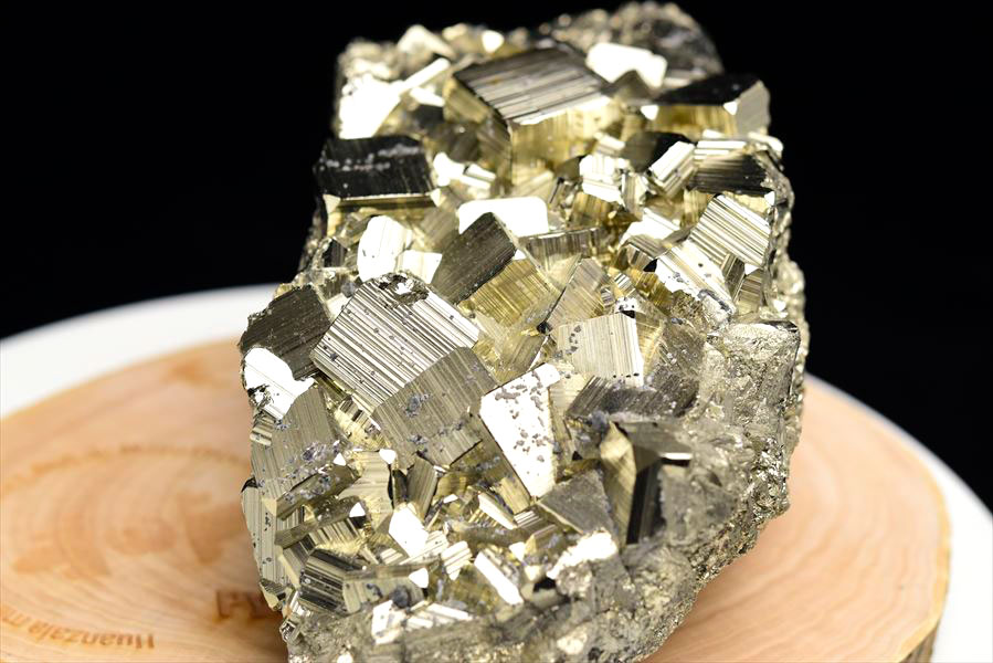 ◆CUBO Huanzala◆ パイライト AAAAA 黄鉄鉱 クラスター 原石 極上の立方体結晶の集合体 【約1260g】■ペルー・ワンサラ鉱山産■パイライト｜黄鉄鉱｜天然石｜パワーストーン｜クラスター｜群晶｜原石｜■39ショップ■40