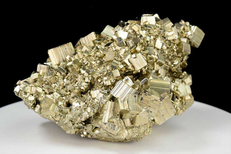 ◆CUBO Huanzala◆ パイライト EXグレード 黄鉄鉱 クラスター 原石 極上の立方体結晶の集合体 【約1338g】■ペルー・ワンサラ鉱山産■パイライト｜黄鉄鉱｜天然石｜パワーストーン｜クラスター｜群晶｜原石｜■39ショップ■90