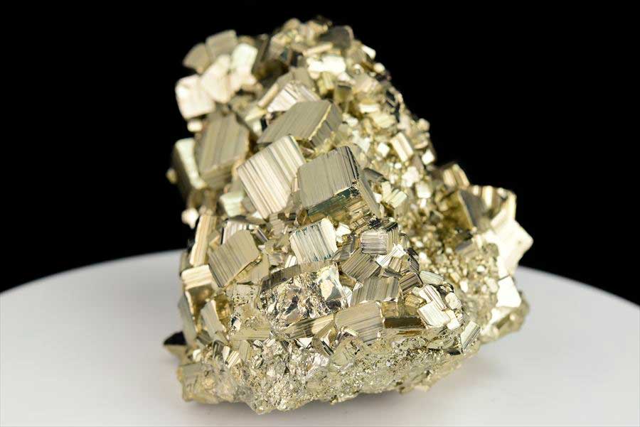 ◆CUBO Huanzala◆ パイライト EXグレード 黄鉄鉱 クラスター 原石 極上の立方体結晶の集合体 【約1338g】■ペルー・ワンサラ鉱山産■パイライト｜黄鉄鉱｜天然石｜パワーストーン｜クラスター｜群晶｜原石｜■39ショップ■90