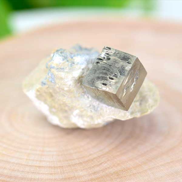 母岩付き パイライト 結晶 キュービックパイライト 原石【スペイン・ナバフン産】【約27.4g】｜黄鉄鉱｜天然石｜パワーストーン｜結晶｜スペイン産｜パイライト｜キューブ| ■39ショップ■