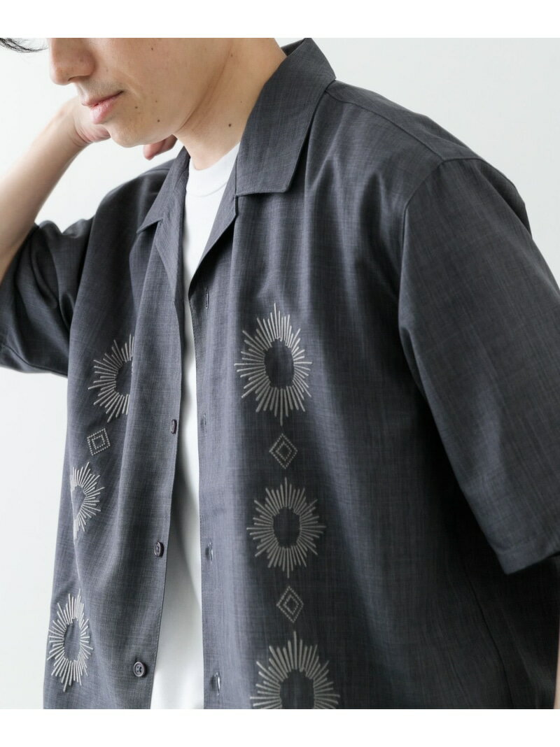 【SALE／63%OFF】モチーフ刺繍ドライタッチ 半袖シャツ URBAN RESEARCH ITEMS アーバンリサーチアイテムズ トップス シャツ・ブラウス ベージュ【RBA_E】[Rakuten Fashion]