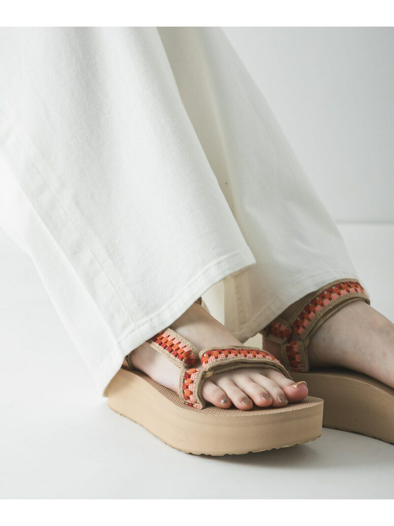 【SALE／30%OFF】Teva EXCLUSIVE フラットフォーム ユニバーサル テッセラ URBAN R...