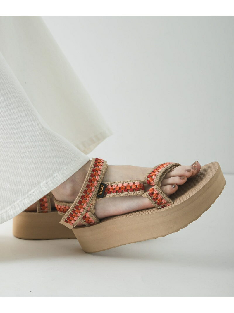 【SALE／30%OFF】Teva EXCLUSIVE フラットフォーム ユニバーサル テッセラ URBAN R...