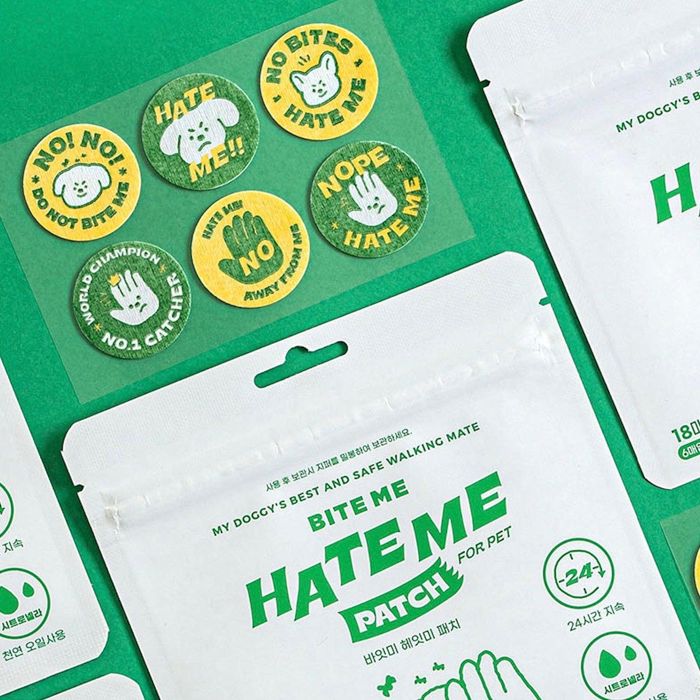 即納【BITE ME】Hate Me Patch（Contains Citronella Oil） 韓国 ブランド かわいい おしゃれ プレゼント 小型犬 バッグ キャリーバッグ 首輪 ハーネス リード 散歩グッズ NEW ペット用品