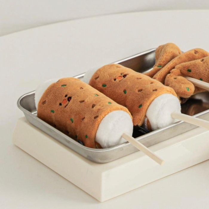 即納【BITE ME × Samjin Amook】Rice Cake Fish Cake Roll Toy 韓国 ブランド かわいい おしゃれ プレゼント 小型犬 おもちゃ ノーズワーク 犬用品 NEW 犬 知育 知育玩具 ペット用品