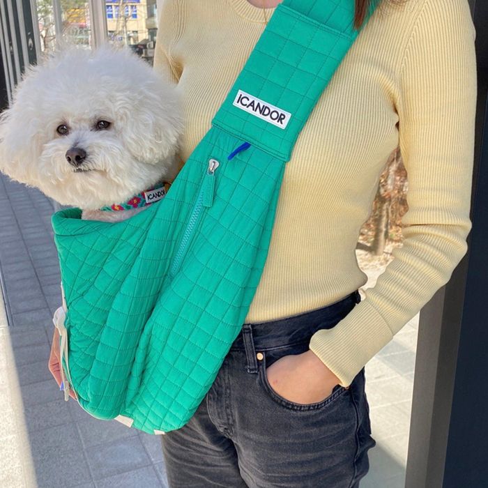 ※予約販売【iCANDOR】Dumpling Bag（Lettuce Green） / 犬キャリーバッグ キャリー ドッグスリング 犬 ペットスリング 愛犬 スリング おしゃれ 軽い 軽量 キルティング 可愛い 撥水 猫 お出かけ 電車 韓国 ブランド 疲れない 小型犬 犬用スリング