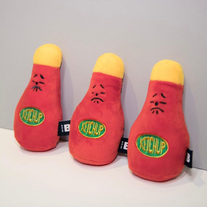 即納【BITE ME】Ketchup TOY 韓国 ブランド かわいい おしゃれ プレゼント 小型犬 おもちゃ NEW 犬 雨