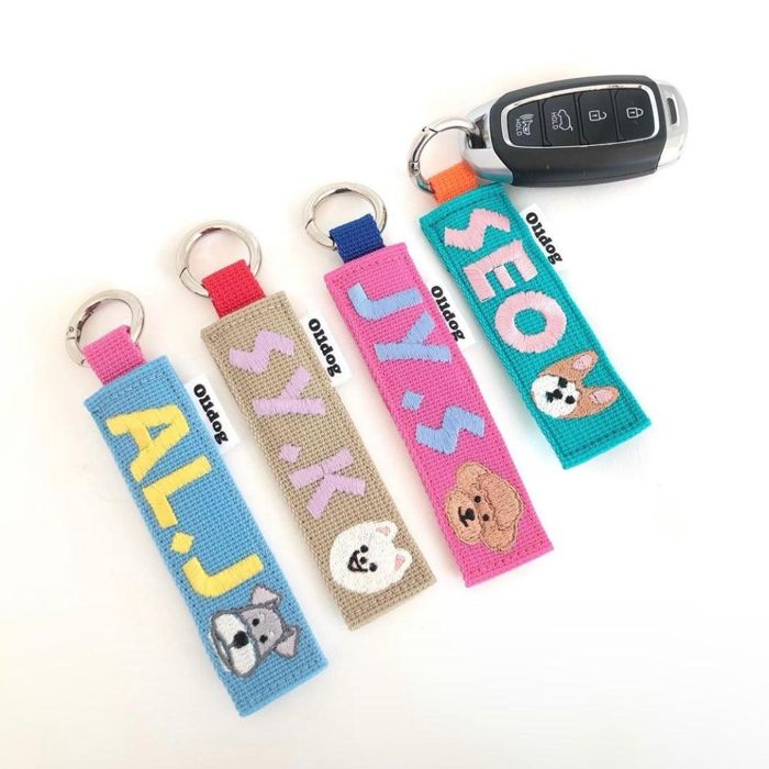 ※予約販売【ol1dog】うちの子 Name Tag 韓国 ブランド かわいい おしゃれ プレゼント 小型犬 迷子札 うちの子グッズ うちの子 ネームタグ 散歩グッズ NEW 犬のサムネイル