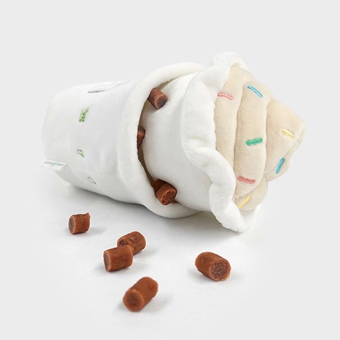 即納【HOWLPOT.】"SHAKE SHACK"×"HOWLPOT"シェイクノーズワークトイ 韓国 ブランド かわいい おしゃれ プレゼント 小型犬 おもちゃ ノーズワーク NEW 犬 雨 知育 知育玩具のサムネイル