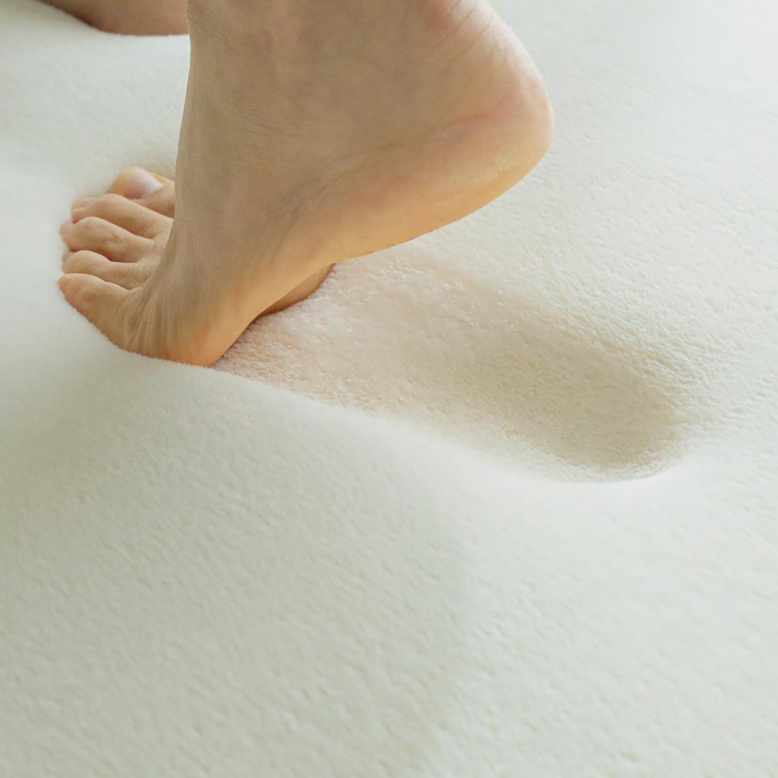 グラムスタイル カーペット ラグ 低反発 撥水 洗える 4畳 190x300cm スーパームートプラス スノー ホワイト