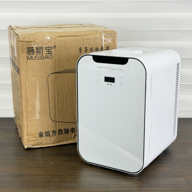 美品 ミニ冷温庫【中古】動作保証 MUSIBAO Mini refrigerator DC-18LAD ホワイト 設定温度-9℃-65℃ 車載..