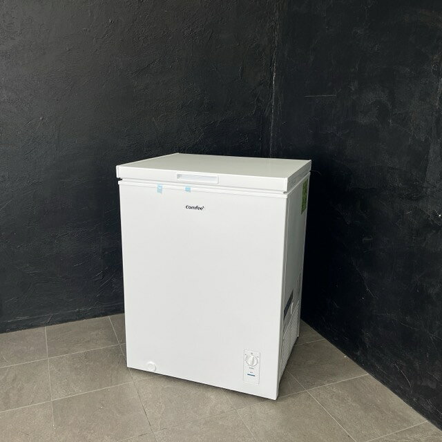 商品詳細 型番: RCC143WH 製造番号: 0132 年式: 2026 年製 付属品: 保証書以外揃っています。 サイズ(幅/奥行き/高さ): 約 63.2/55/85 cm 重量: 約25kg ※素人寸法です。若干の誤差はご了承下さい。 商品は写真にあるもので全てです。 必ず写真で確認お願い致します。他にもたくさん出品しています。 状態 状態ランク C　少しキズ、汚れがある 状態ランク表 SSS　新品未開封 SS　未使用品 S　展示品 A　使用感が全くなく綺麗 B　目立ったキズや汚れ無し C　少しキズ、汚れがある D　キズや汚れがある E　目立ったキズ、汚れがある F　目立ったキズ、汚れが多くある G　破損個所がある H　破損個所が多くある 状態チェック担当者のコメント 扉の天面右奥に5cmほどの傷のような凹みが見られます。右側面の下側が全体的に曲がって凹んでいます。その他は比較的綺麗な状態です。 動作 動作ランク A　動作問題なし 動作ランク表 S　新品未開封 未使用 A　動作問題なし B　一部分のみ未チェック C　多少難有り D　通電のみ確認 E　難有り F　未チェック G　ジャンク品 動作チェック担当者のコメント 動作確認済みです。商品到着後8日間の動作を保証いたします。 支払詳細 ページ下部にてご確認ください。 発送詳細 家財おまかせ便（送料無料）にて埼玉県より発送いたします。らくらく家財便での発送はお届けの際にお立合いが必要となります。 配達希望日の指定が必要な場合は手配から集荷までに多少お時間をいただくためご購入手続き後より5日以降の配達希望日をご入力をお願い致します。 配達希望日のご入力がない場合は希望日無しの最短発送にて手配させていただきます。 ※北海道、九州、沖縄県、離島への発送は行っておりません。 ※時間指定ができない地域がございます。ご購入前にヤマト運輸ホームページにてご確認くださいませ。 注意事項 ※タイトルの末尾は管理番号となります。※ジャンク品の商品は、故障や破損、欠品、動作未確認、 正常な動作のお約束ができない等、様々な理由にてジャンク品として販売をさせて頂いております。その為、商品の返品・返金・交換等の 対応は出来ません。修理、パーツ取りなどを想定しお買い求め下さい。 ※保証について動作保証と記載のある商品については、商品に不具合が生じた場合、商品到着後8日以内は返品、返金をお受けいたします。取付や工事が必要なものに関しましては、それに必要な費用は当方では負担致しません。 取付費、工事費は保証対象外となります。当方で販売いたしました商品が明確な原因で重大な事故へと発展いたしました場合にも、商品代金の2倍以上の責任は負いかねます。商品を利用される際には、必ず状態をご確認ください。 ※評価について恐れ入りますが当方から評価はしておりません。評価が必要な場合、受取連絡の際に取引ナビでご連絡下さい。よろしくお願い致します。 誠に勝手ながら各週日曜日が定休日となります。そのためご連絡、発送、手渡し対応等行っておりません。予めご了承の上ご落札をお願い致します。 同梱ご希望の場合は必ずお支払い前にご連絡をお願い致します。※ 新品及び未使用品は商品到着後8日間の動作を保証いたします。