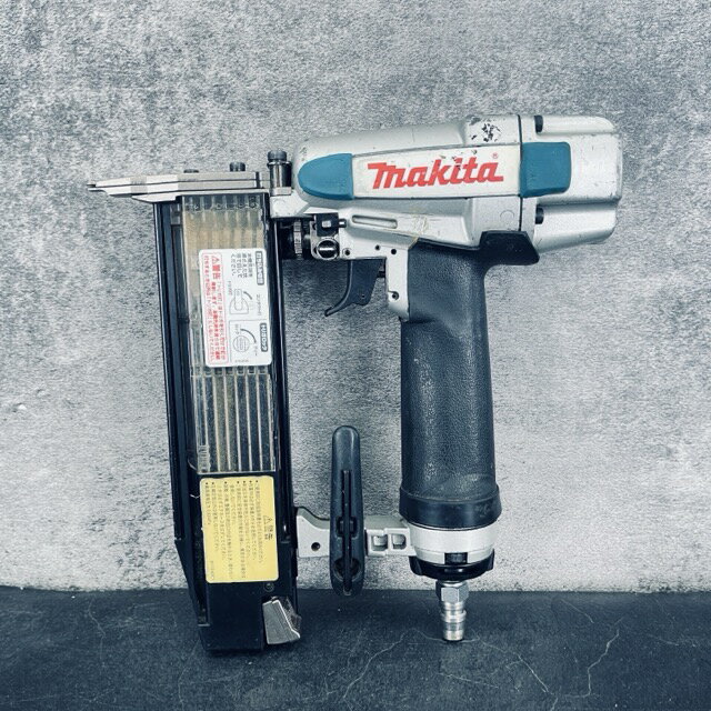 □makita マキタ 仕上釘打 AF502N エアー釘打ち機