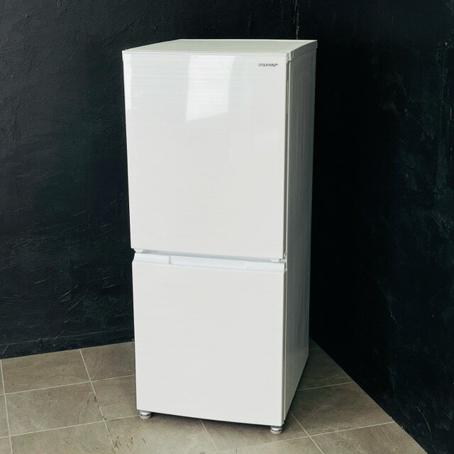 ★お買い物マラソン期間中限定　ポイント10倍★美品 送料無料 シャープ ノンフロン冷凍冷蔵庫 【中古】動作保証 SHARP SJ-D15H-W 2022年製 152L C/515834