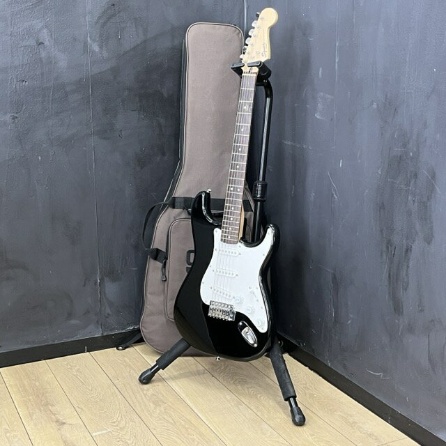 ★新商品★エレキギター 【中古】 Fender Squier BULLET STRAT スクワイヤー フェンダー ストラトキャスター ケース付 ブラック×ホワイト / 71135