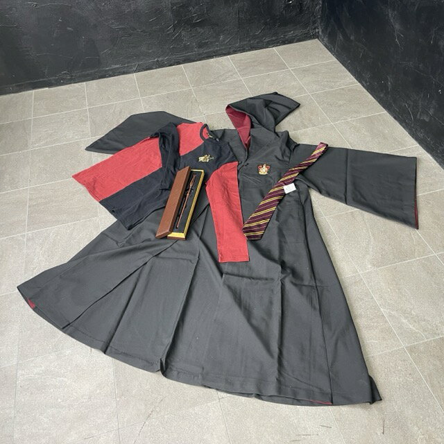 未使用 ハリーポッター 公式 グリフィンドール ローブ Mサイズ 長袖Tシャツ ネクタイ 杖 4点セット Harry Potter USJ/516038