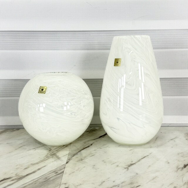 美品 岩田ガラス フラワーベース 花瓶 2点セット マーブル模様 白 花器【中古】 レトロモダン 13.5x13.5x17.5cm 13x13x24.5cm/518140