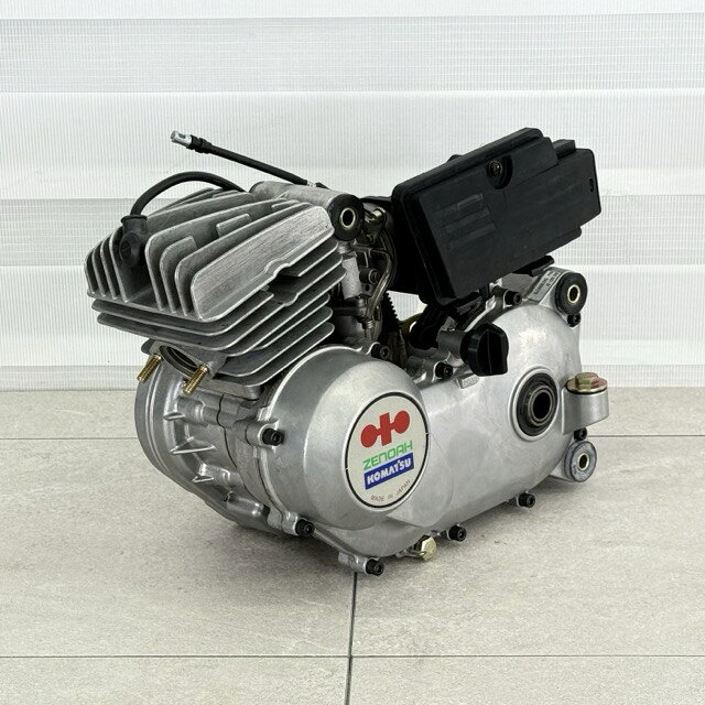 未使用保管品 ZENOAH KOMATSU BE30 エンジン ゼノア小松 フキ・プランニング モペッド 小型 2サイクル/518252 商品詳細 型番: BE3O 製造番号: 5030875 サイズ(幅/奥行き/高さ): 約 30/16/23.5 cm 重量: 約7.2kg ※素人寸法です。若干の誤差はご了承下さい。 商品は写真にあるもので全てです。 必ず写真で確認お願い致します。他にもたくさん出品しています。 状態 状態ランク SS　未使用品 状態ランク表 SSS　新品未開封 SS　未使用品 S　展示品 A　使用感が全くなく綺麗 B　目立ったキズや汚れ無し C　少しキズ、汚れがある D　キズや汚れがある E　目立ったキズ、汚れがある F　目立ったキズ、汚れが多くある G　破損個所がある H　破損個所が多くある 状態チェック担当者のコメント 未使用保管品となります。保管中に細かな埃が付着してしまっております。 動作 動作ランク F　未チェック 動作ランク表 S　新品未開封 未使用 A　動作問題なし B　一部分のみ未チェック C　多少難有り D　通電のみ確認 E　難有り F　未チェック G　ジャンク品 動作チェック担当者のコメント 現状でのお渡しになります。予めご了承の上ご入札をお願いいたします。 支払詳細 ページ下部にてご確認ください。 発送詳細 佐川急便100サイズにて埼玉県より発送いたします。送料はこちらを御覧下さい。送料無料の商品はご参考までにご覧下さい。※離島、沖縄は発送しておりません。予めご了承下さい。 注意事項 ※タイトルの末尾は管理番号となります。※ジャンク品の商品は、故障や破損、欠品、動作未確認、 正常な動作のお約束ができない等、様々な理由にてジャンク品として販売をさせて頂いております。その為、商品の返品・返金・交換等の 対応は出来ません。修理、パーツ取りなどを想定しお買い求め下さい。 ※保証について動作保証と記載のある商品については、商品に不具合が生じた場合、商品到着後8日以内は返品、返金をお受けいたします。取付や工事が必要なものに関しましては、それに必要な費用は当方では負担致しません。 取付費、工事費は保証対象外となります。当方で販売いたしました商品が明確な原因で重大な事故へと発展いたしました場合にも、商品代金の2倍以上の責任は負いかねます。商品を利用される際には、必ず状態をご確認ください。 ※評価について恐れ入りますが当方から評価はしておりません。評価が必要な場合、受取連絡の際に取引ナビでご連絡下さい。よろしくお願い致します。 誠に勝手ながら各週日曜日が定休日となります。そのためご連絡、発送、手渡し対応等行っておりません。予めご了承の上ご落札をお願い致します。 同梱ご希望の場合は必ずお支払い前にご連絡をお願い致します。※ 新品及び未使用品は商品到着後8日間の動作を保証いたします。
