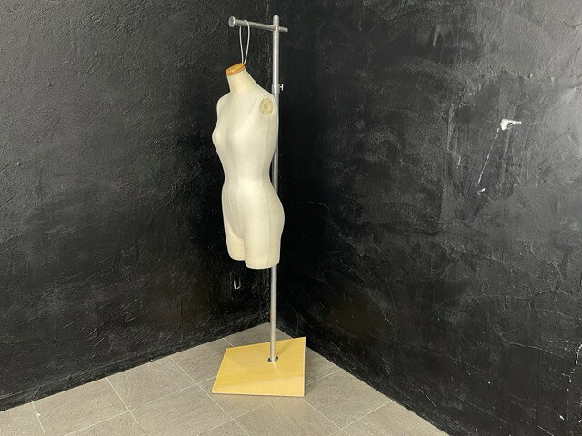 トルソー 【中古】レディースマネキン 吊り下げスタンド アパレル 展示 女性 高さ...