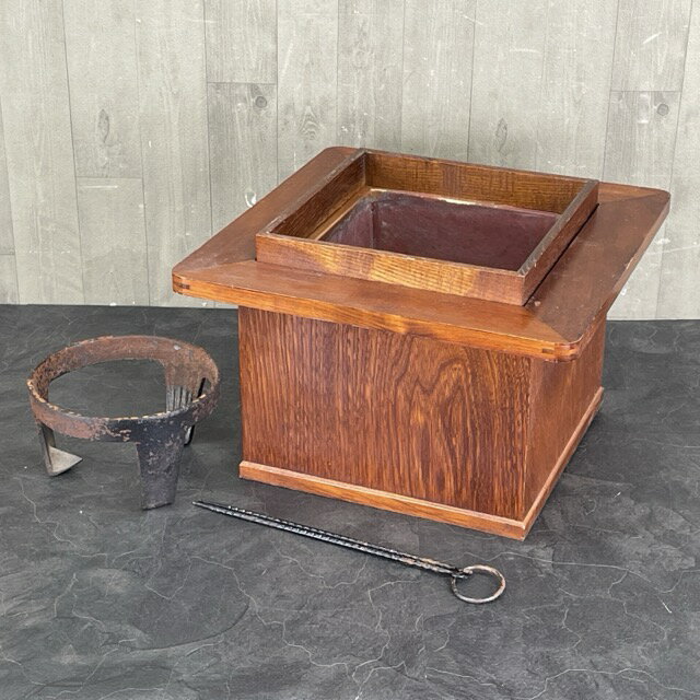 火鉢 【中古】 木製 正方形 五徳 火箸 茶道 アンティーク レトロ 古民具 約38.5×38.5×26cm / 58773