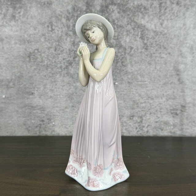 樂天商城 - リヤドロ フィギュリン 【中古】LLADRO 5646 お花 女の子 陶器 人形 置物 約 8.5×6×20.5cm 少女シンディ ポーセリン / 516074