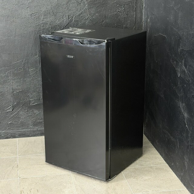 送料無料 冷凍庫 【中古】動作保証 SAMKYO ZU60 65L ブラック 1ドア 前開き 家庭用 小型 コンパクト 冷凍ストッカー 016056 B / 23478