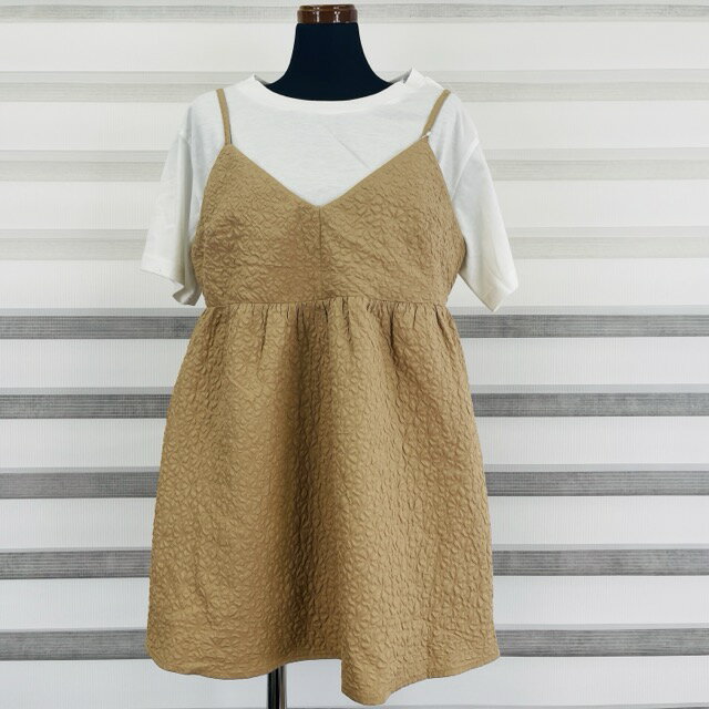 乐天商城 - 送料無料 新品タグ付き remiel 半袖Tシャツ付きキャミソール レディース Mサイズ エンボスフラワー柄? 衣類 モカ/900680在★3