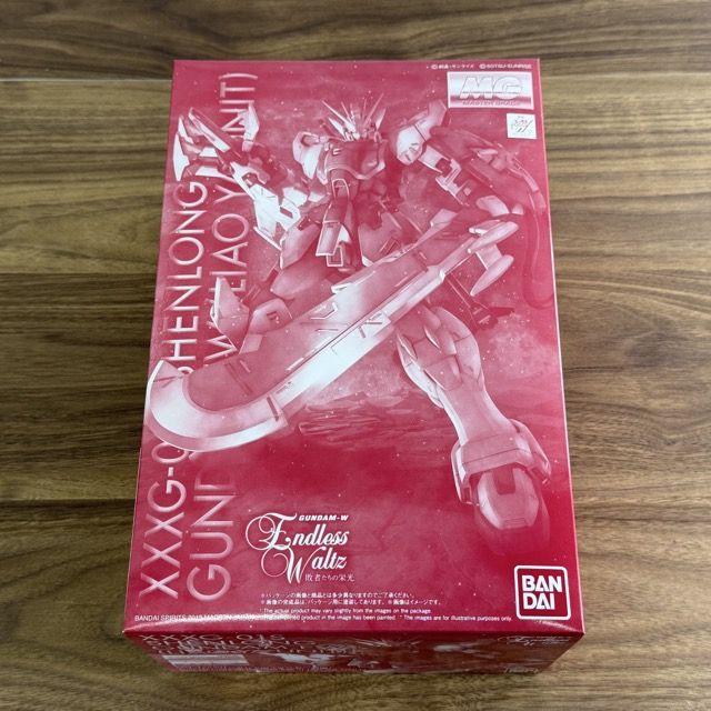 新品 BANDAI バンダイ プラモデル MG シェンロンガンダム EW タウヤー装備 1/100 ガンプラ 新機動戦記ガンダムW / 901083 商品詳細 商品は写真にあるもので全てです。 必ず写真で確認お願い致します。他にもたくさん出品しています。 状態 状態ランク SSS　新品未開封 状態ランク表 SSS　新品未開封 SS　未使用品 S　展示品 A　使用感が全くなく綺麗 B　目立ったキズや汚れ無し C　少しキズ、汚れがある D　キズや汚れがある E　目立ったキズ、汚れがある F　目立ったキズ、汚れが多くある G　破損個所がある H　破損個所が多くある 状態チェック担当者のコメント箱には保管中によるダメージがあります。パーツ揃っています。 支払詳細 ページ下部にてご確認ください。 発送詳細 佐川急便80サイズにて埼玉県より発送いたします。送料はこちらを御覧下さい。送料無料の商品はご参考までにご覧下さい。※離島、沖縄は発送しておりません。予めご了承下さい。 注意事項 ※タイトルの末尾は管理番号となります。※ジャンク品の商品は、故障や破損、欠品、動作未確認、 正常な動作のお約束ができない等、様々な理由にてジャンク品として販売をさせて頂いております。その為、商品の返品・返金・交換等の 対応は出来ません。修理、パーツ取りなどを想定しお買い求め下さい。 ※保証について動作保証と記載のある商品については、商品に不具合が生じた場合、商品到着後8日以内は返品、返金をお受けいたします。取付や工事が必要なものに関しましては、それに必要な費用は当方では負担致しません。 取付費、工事費は保証対象外となります。当方で販売いたしました商品が明確な原因で重大な事故へと発展いたしました場合にも、商品代金の2倍以上の責任は負いかねます。商品を利用される際には、必ず状態をご確認ください。 ※評価について恐れ入りますが当方から評価はしておりません。評価が必要な場合、受取連絡の際に取引ナビでご連絡下さい。よろしくお願い致します。 誠に勝手ながら各週日曜日が定休日となります。そのためご連絡、発送、手渡し対応等行っておりません。予めご了承の上ご落札をお願い致します。 同梱ご希望の場合は必ずお支払い前にご連絡をお願い致します。※ 新品及び未使用品は商品到着後8日間の動作を保証いたします。