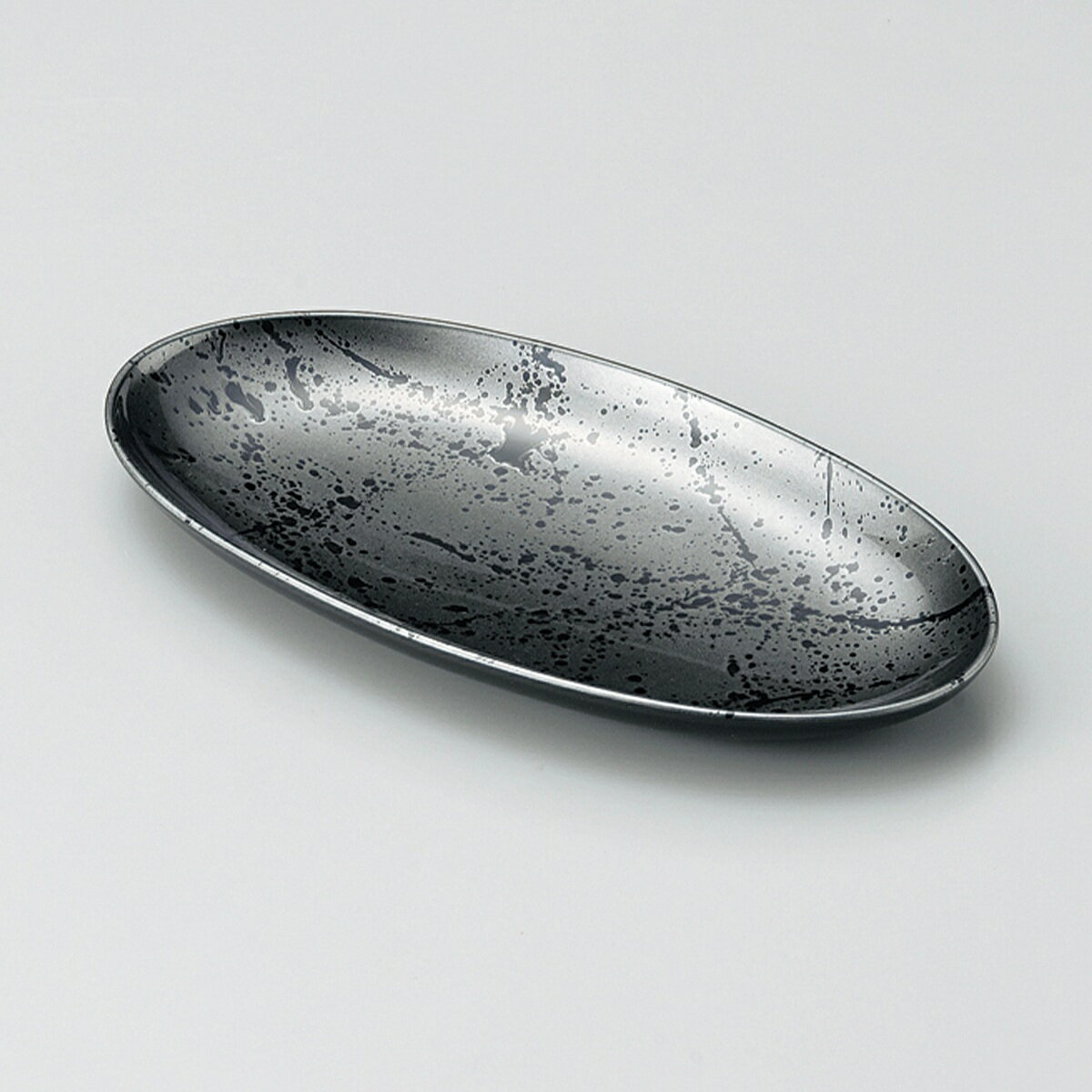 楽天うるしギャラリー久右衛門フロー 8.0オーバルボール（黒銀）宮内庁御用達 木合 日本製 来客 艶 上品 器 漆器 高級 おすすめ 鉢 ボウル bowl 盛器 盛鉢 盛皿 おしゃれ 菓子鉢 お菓子入 御祝 プレゼント ギフト