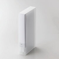 ■コンパクトにたっぷり収納!DVD/CDをきれいに整理・分類できるDVD/CD用ディスクファイル［特徴］■大量のDVDやCDをコンパクトに整理・収納できるDVD/CD用ディスクファイルです。 ■ディスクの整理・検索に便利なインデックスラベルが付属しています。 ■分類に便利な背ラベルカードが付属しています。 ■ファイル本体はフィンガーホール付きで、ファイルケースから取り出しやすくなっています。 ■ファイル表面は、手触りのよいエンボス加工を施しています。 ■DVD/CD収納部には、ディスクをキズから守る不織布シートを使用しています。 ■DVD/CD収納部には、ディスクの飛び出しを防ぐストッパーが付いています。 ■彩度の高い美しいカラーを採用し、オフィスでもご家庭でもシーンを選ばずご使用いただけます。≪商品の概要≫■サイズ：幅155×厚み43mm×高さ278mm■材質：本体:ポリプロピレン、背ラベルカード/インデックスラベル:紙■対象メディア：DVD/CD■収納数：48枚■カラー：クリア■付属品：背ラベルカード/インデックスラベル（注)仕様は予告無く変更される場合があります。メーカーのホームページもご確認下さい。簡易商品仕様ブランド名：エレコム|ELECOMメーカー型番：CCD-FS48CR代表カラー：-カラー：-