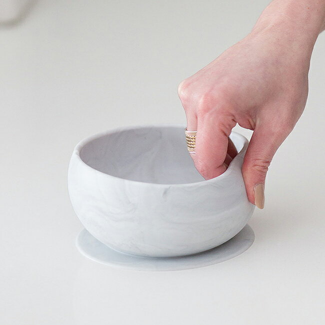 URUZA(ウルザ)の＼特典あり／BELLA TUNNO ベラトゥーノ ワンダーボウル[ベビー 食器 おしゃれ シリコン ボウル お碗 器 皿 赤ちゃん 吸盤 ひっくり返らない ベビー食器 離乳食 出産祝い ひっくり返らない食器 お皿 ボール 汁椀 汁物 おかゆ]｜アングル3