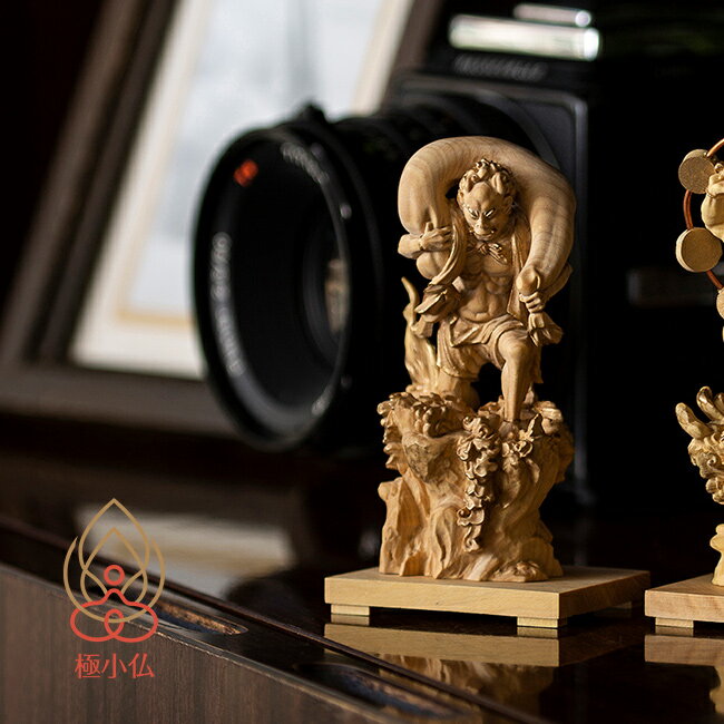 \特典あり/極小仏 風神[風神像 神様 仏像 木製 木彫り 柘植 ツゲ 高さ9.5cm アート 芸術 自宅 リビング 和室 書斎 オフィス 小さい 仏様 仏さま...