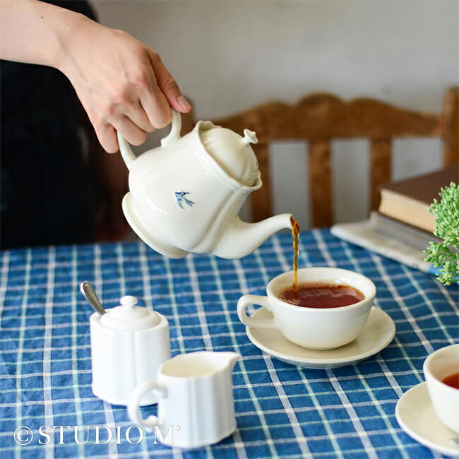 ＼特典あり／studio m’ スタジオエム アーリーバード ポット[ティーポット 日本製 おしゃれ 白 紅茶ポット お茶ポット 2杯分 北欧 急須 ステンレス 網 つばめ 鳥 モチーフ バード かわいい デザイン ツバメ 食器 ブランド 食洗機対応] 即納(3.0)