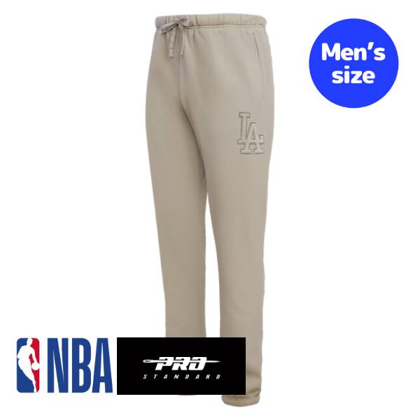 素材綿80%・ポリエステル20%サイズ &nbsp; Height Weight Newborn (NB) 〜55&nbsp;(cm) 2.3-3.6&nbsp;(kg) 3 months 55-61 3.6-5.7 6 months 61-67 5.7-7.5 9 months 67-72 7.5-9.3 12 months 72-78 9.3-11.1 18 months 78-83 11.1-12.5 24 months 83-86 12.5-13.6 2T 88-93 13.2-14.1 3T 93-98 14.1-15.4 4T 98-105 15.4-17.2 4 102-108 16.8-17.7 5T 105-111 17.2-19.1 5 108-114 17.7-20.06 114-122 20.0-22.26X 122-128 22.2-25.0 特徴☆Pro Standard（プロスタンダード）は、アメリカのメジャースポーツ、MLB・NFL・NBA・NHL公認の公式ブランド。メーカー公式ルートで仕入れた正規品のみを取り扱い、アメリカ限定のレアアイテムをはじめ、圧倒的な品揃えでお届けします。本場のスポーツカルチャーを存分にお楽しみください！☆アメリカメジャースポーツの公式ブランドよりチームロゴやカラーがスタイリッシュなオフィシャルアイテムが登場しました♪♪☆推しのチームや選手を応援する際の必須アイテム。本場ならではのカラーリングやデザインが最高にCOOLです♪♪★★★適用サイズの目安★★★Sサイズ 胸囲 88-96cm ウエスト 73-81cmMサイズ 胸囲 96-104cm ウエスト 81-89cmLサイズ 胸囲 104-112cm ウエスト 89-97cmXLサイズ 胸囲 112-124cm ウエスト 97-109cm2XLサイズ 胸囲 124-136cm ウエスト109-121cm★サイズ表記はアメリカサイズです。日本サイズよりワンサイズ大きな仕上がりとなります。（例：アメリカのSサイズで日本のMサイズ相当）☆お祝いギフト・プレゼントなどにも喜ばれるお勧めアイテムです♪♪注意画面上と実物では多少色具合が異なって見える場合もございます。ご了承ください。また、この商品は当店自社サイトでも販売しております。在庫数の更新は随時行っておりますが、お買い上げいただいた商品が、品切れになってしまうこともございます。その場合、お客様には必ず連絡をいたしますが、万が一入荷予定がない場合は、キャンセルさせていただく場合もございますことをあらかじめご了承ください。☆Pro Standard（プロスタンダード）は、アメリカのメジャースポーツ、MLB・NFL・NBA・NHL公認の公式ブランド。メーカー公式ルートで仕入れた正規品のみを取り扱い、アメリカ限定のレアアイテムをはじめ、圧倒的な品揃えでお届けします。本場のスポーツカルチャーを存分にお楽しみください！☆アメリカメジャースポーツの公式ブランドよりチームロゴやカラーがスタイリッシュなオフィシャルアイテムが登場しました♪♪☆推しのチームや選手を応援する際の必須アイテム。本場ならではのカラーリングやデザインが最高にCOOLです♪♪ ★★★適用サイズの目安★★★Sサイズ 胸囲 88-96cm ウエスト 73-81cmMサイズ 胸囲 96-104cm ウエスト 81-89cmLサイズ 胸囲 104-112cm ウエスト 89-97cmXLサイズ 胸囲 112-124cm ウエスト 97-109cm2XLサイズ 胸囲 124-136cm ウエスト109-121cm★サイズ表記はアメリカサイズです。日本サイズよりワンサイズ大きな仕上がりとなります。（例：アメリカのSサイズで日本のMサイズ相当） ☆お祝いギフト・プレゼントなどにも喜ばれるお勧めアイテムです♪♪