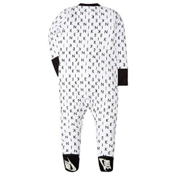 【送料無料+月末割引クーポン配布中】 nike ナイキ 男の子用NIKEテキストロゴAOP足つきカバーオール(White/Black) ロンパース ジャンプスーツ パジャマ ワンピース 出産祝い 【楽ギフ_包装選択】