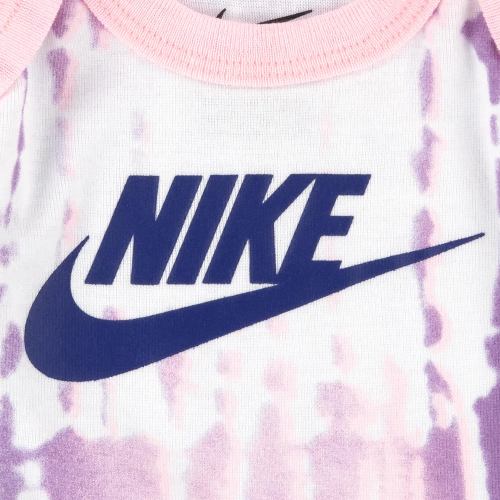 【送料無料+最大6％割引クーポン】 ナイキ Nike Tie Dye ボディースーツ出産祝い3点セット（White/Pink） 男の子用ロンパース 女の子用カバーオール ベビー服 キッズ服 子供服 ユニセックス セットアップ