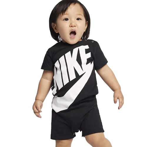 【ニコニコ割引対象】【送料無料】 NIKE ナイキ 男の子用大きなSwooshロゴがCOOLなFutura半袖ロンパース（Black/White） カバーオール ジャンプスーツ 出産祝い 【楽ギフ_包装選択】