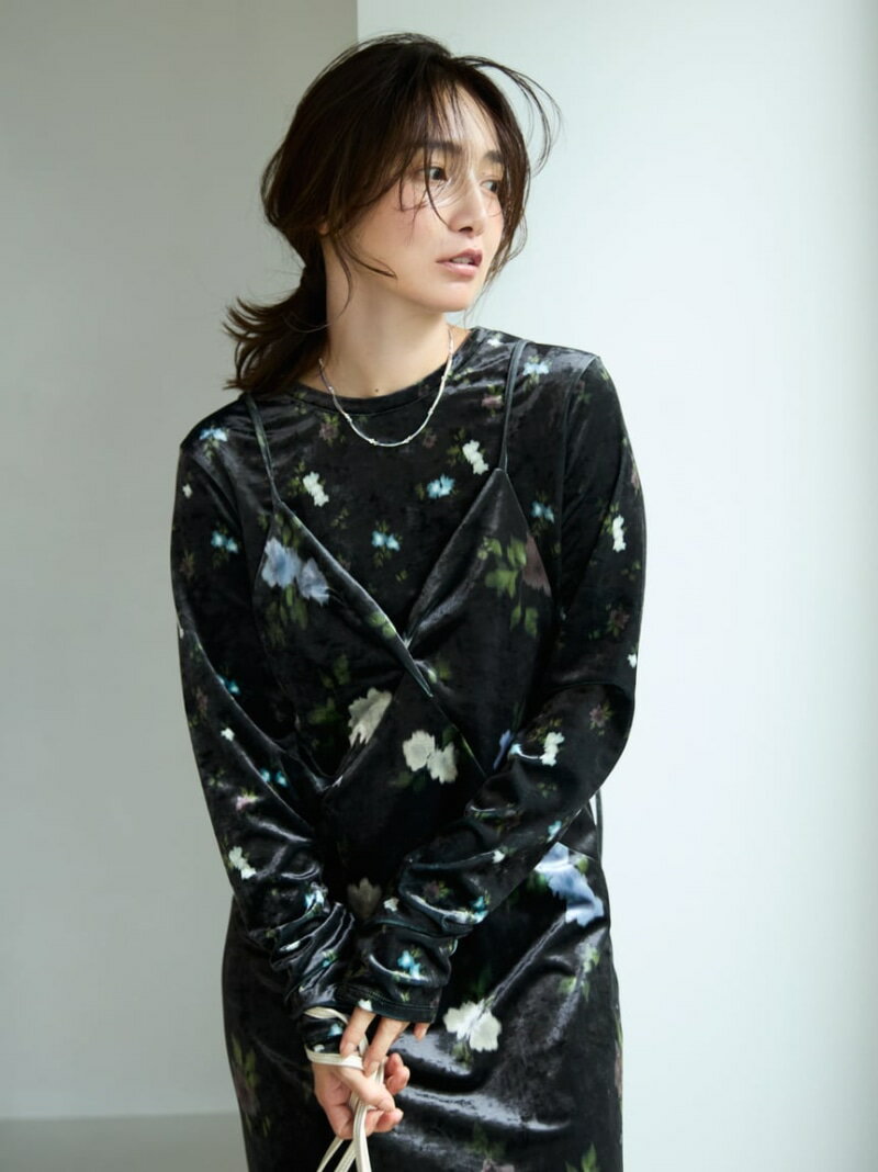 短丈ベロアトップス MIESROHE ミースロエ トップス カットソー・Tシャツ ブラック イエロー【先行予約】*【送料無料】[Rakuten Fashion]