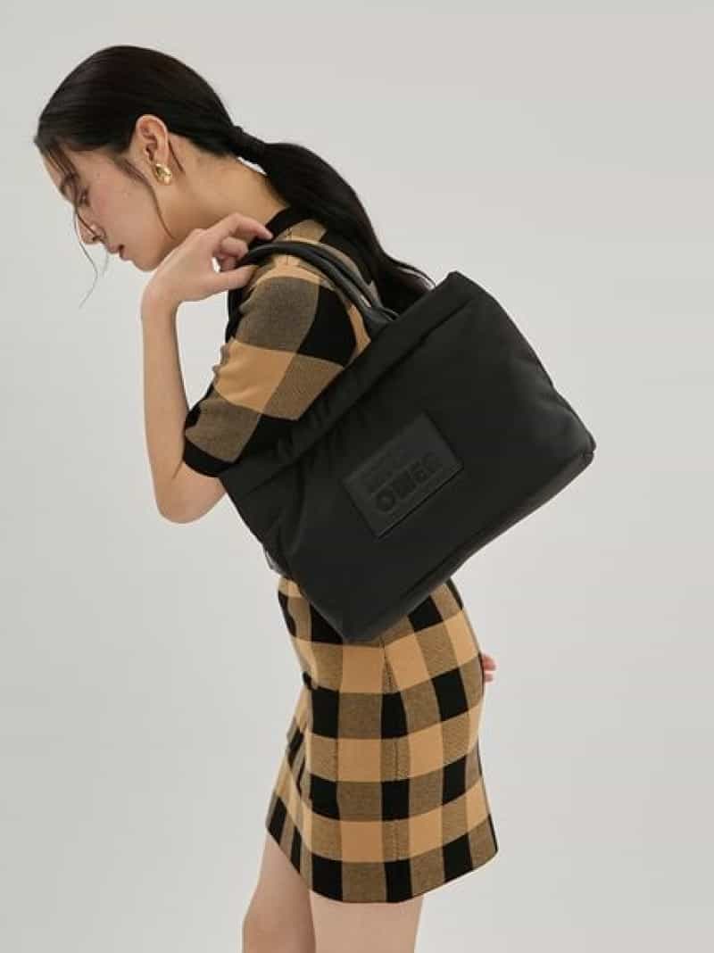 パデッドトートバッグ Mila Owen ミラオーウェン バッグ トートバッグ ブラック ベージュ【送料無料】[Rakuten Fashion] usagi-online-10069744 USAGISTORE USAGIONLINE公式ストア パッケージ画像