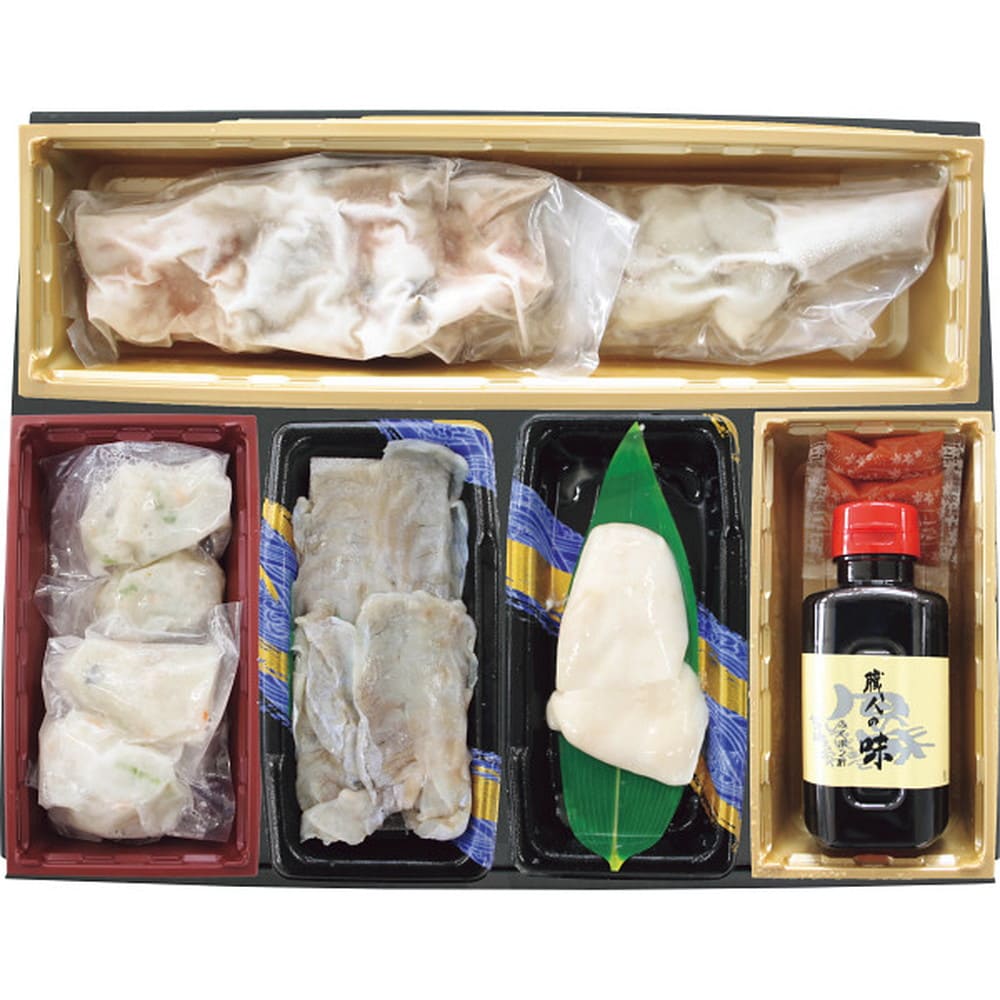 商品説明お届け開始日2025/11/25お届け終了日2025/12/25お申込み締切日2025/12/11宅配区分冷凍賞味期間90日包装形態化粧箱入二重包装不可箱サイズ30.5×38.5×7cmとらふく極み鍋 約2人前ふくの本場下関の職人こだわりのとらふくちり鍋セットです。クリーミーで深い味わいのとらふく白子、職人がこだわって作ったオリジナルのとらふく生つみれ、一匹のふくから2枚しか取れないとらふく身皮(すき身)のしゃぶしゃぶ、プリッとした旨味あふれるとらふくちり、〆の雑炊まで、それぞれの具材の旨味を最大限に味わっていただけるこだわりのお召し上がり方をつけて、お届けします。■商品内容・とらふぐちり(切身・アラ)(250g)×1・とらふぐすき身(身皮)(75g)×1・とらふぐ生白子(50g)×1・とらふぐ生つみれ×4(計120g)・ふくポン酢(180ml)×1・もみじおろし(10g)×2※トラフグは長崎県産・熊本県産の養殖となります。■アレルギー情報小麦、大豆■備考・商品画像は、お使いのモニターの指定や閲覧環境、お部屋の照明などにより実際の商品と色味が異なる場合がございます。あらかじめご了承のうえお買い求めください。・品質向上やデザイン変更などにより、予告なくパッケージ・取扱説明書の内容などが変更になる場合がございます。