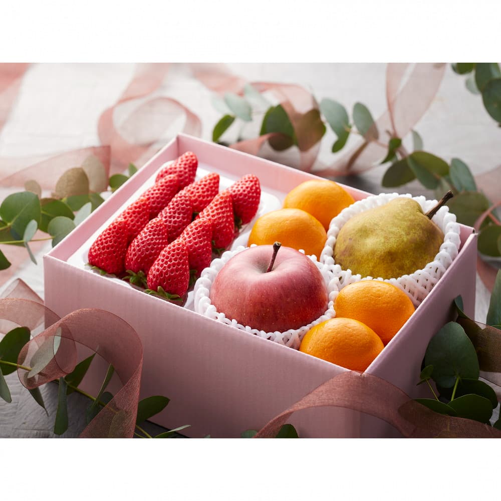 お歳暮 ギフト 2025 冬小町 苺・ラフランス・林檎・みかん 計7点入 御歳暮 冬ギフト フルーツ 洋梨 セ..