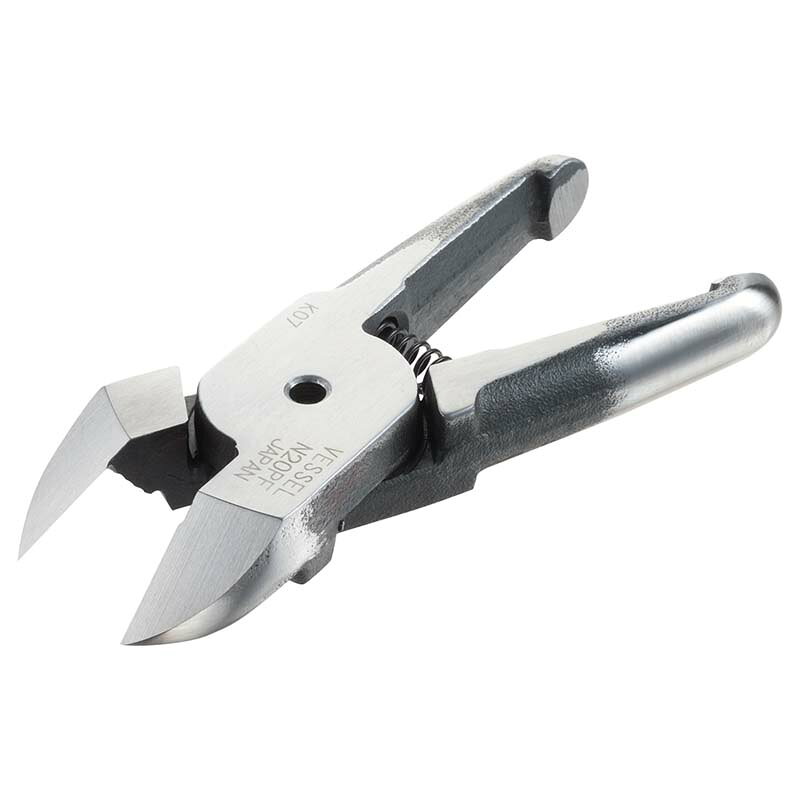 ※こちらの商品はブレードのみとなります。本体は別売となります。 切り口を平らにカットする樹脂用ブレード。 切り口が残ってはいけない場合のゲート処理に合せて切断面に大きなRをもうけている。 品　番：N20PF サイズ：a：35mm　b：12mm　c：40°　d：13.5mm　e：11mm　f：21mm　L：95mm 重　量：130g 材　質：特殊合金鋼 適応機種：（GT-）N20、NL20、NS20（A）、NR20（A）、NB20 切断能力：軟質樹脂：Φ7mm　硬質樹脂：Φ5mm 入　数：1台 エアーニッパー、ニッパー、ブレード、刃、樹脂用類似商品はこちらブレードのみ エアーニッパー ブレード 樹脂用10,840円ブレードのみ エアーニッパー ブレード 樹脂用6,500円ブレードのみ エアーニッパー ブレード 樹脂用7,240円ブレードのみ エアーニッパー ブレード 樹脂用7,240円ブレードのみ エアーニッパー ブレード 樹脂用11,080円ブレードのみ エアーニッパー ブレード 樹脂用7,170円ブレードのみ エアーニッパー ブレード 樹脂用55,050円ブレードのみ エアーニッパー ブレード 樹脂用11,400円ブレードのみ エアーニッパー ブレード 樹脂用7,360円新着商品はこちら2026/9/11ホルダー 熊撃退スプレー専用ホルスター 熊一目3,370円2026/9/11ホルダー 熊撃退スプレー専用ホルスター カウン3,370円2026/9/11ホルダー 熊撃退スプレー専用ホルスター カウン25,030円再販商品はこちら2026/9/10スノーシュー アルミ スノーシュー L-58 11,570円2026/9/10スノーシュー アルミ スノーシュー M-53 10,590円2026/9/10アクリルプレートKR コバルト 50x105m960円2026/09/11 更新樹脂の切断、かしめ作業に！
