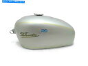 タンク ベロセットThruxton ECSのための黄金の裏地付きのガソリン燃料タンク銀 Petrol Fuel Tank Silver Painted With Golden Lining for Velocette Thruxton ECs