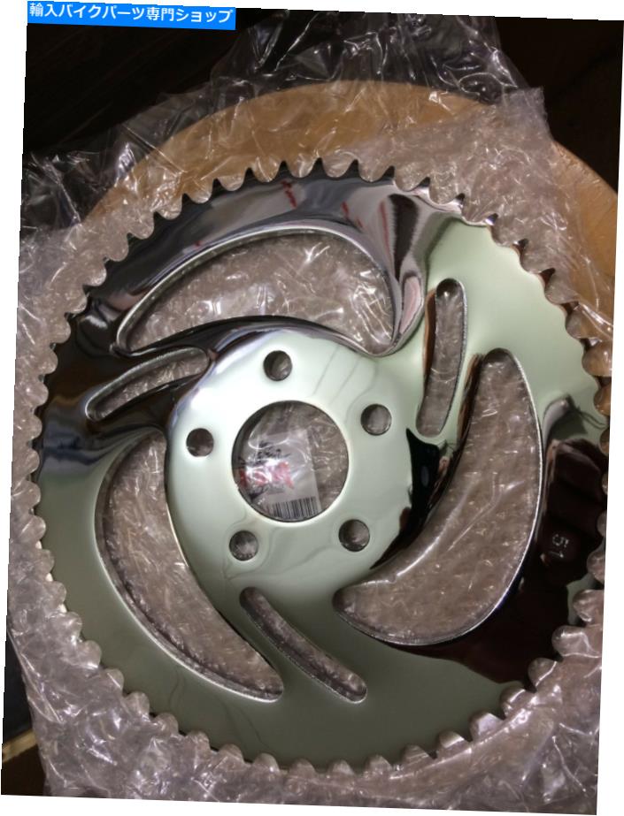 big twin chrome rear sprocket 3 spoke 51T, 1973-1985カテゴリクロームパーツ状態新品メーカー車種発送詳細全国一律 送料無料（※北海道、沖縄、離島は省く）商品詳細輸入商品の為、英語表記となります。Condition: NewSurface Finish: chromeBrand: Mid USAManufacturer Part Number: 41470-73Compatible Make: For Harley-DavidsonPlacement on Vehicle: RearUPC: Does not apply 条件：新品表面仕上げ：Chrome.ブランド：米国半ばメーカー部品番号：41470-73互換性のあるMake：Harley-Davidsonの場合車両への配置：リアUPC：適用されません《ご注文前にご確認ください》■海外輸入品の為、NC・NRでお願い致します。■取り付け説明書は基本的に付属しておりません。お取付に関しましては専門の業者様とご相談お願いいたします。■通常2〜4週間でのお届けを予定をしておりますが、天候、通関、国際事情により輸送便の遅延が発生する可能性や、仕入・輸送費高騰や通関診査追加等による価格のご相談の可能性もございますことご了承いただいております。■海外メーカーの注文状況次第では在庫切れの場合もございます。その場合は弊社都合にてキャンセルとなります。■配送遅延、商品違い等によってお客様に追加料金が発生した場合や取付け時に必要な加工費や追加部品等の、商品代金以外の弊社へのご請求には一切応じかねます。■弊社は海外パーツの輸入販売業のため、製品のお取り付けや加工についてのサポートは行っておりません。専門店様と解決をお願いしております。■大型商品に関しましては、配送会社の規定により個人宅への配送が困難な場合がございます。その場合は、会社や倉庫、最寄りの営業所での受け取りをお願いする場合がございます。■輸入消費税が追加課税される場合もございます。その場合はお客様側で輸入業者へ輸入消費税のお支払いのご負担をお願いする場合がございます。■商品説明文中に英語にて”保証”関する記載があっても適応はされませんのでご了承ください。■海外倉庫から到着した製品を、再度国内で検品を行い、日本郵便または佐川急便にて発送となります。■初期不良の場合は商品到着後7日以内にご連絡下さいませ。■輸入商品のためイメージ違いやご注文間違い当のお客様都合ご返品はお断りをさせていただいておりますが、弊社条件を満たしている場合はご購入金額の30％の手数料を頂いた場合に限りご返品をお受けできる場合もございます。(ご注文と同時に商品のお取り寄せが開始するため)（30％の内訳は、海外返送費用・関税・消費全負担分となります）■USパーツの輸入代行も行っておりますので、ショップに掲載されていない商品でもお探しする事が可能です。お気軽にお問い合わせ下さいませ。[輸入お取り寄せ品においてのご返品制度・保証制度等、弊社販売条件ページに詳細の記載がございますのでご覧くださいませ]&nbsp;