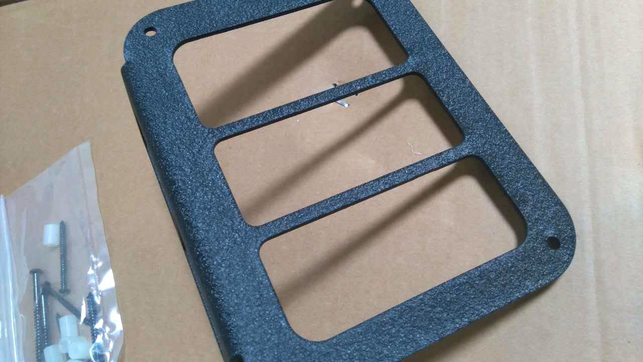 US ライトガード プロテクター ジープJKテールライトカバー2＆4ドアにスチール材でフィットジープラングラー07-16 Jeep JK Tail Light cover Fits 2&4 door with steel material Jeep Wrangler 07-16