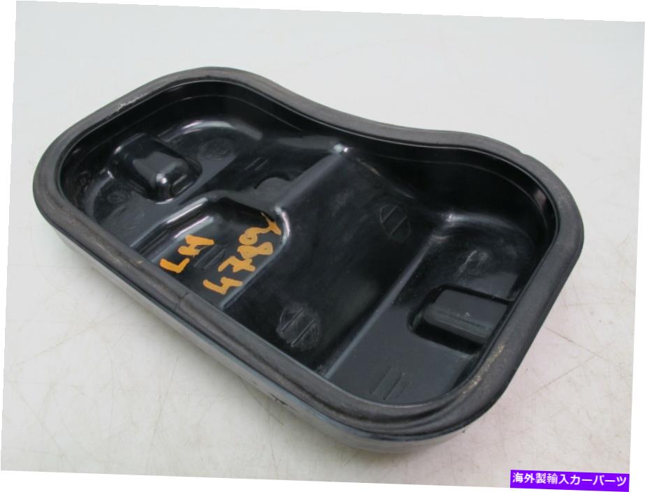 Headlight Covers 2003-2006ダッジスプリンターフロント左ドライバーヘッドライトヘッドランプバルブカバーOEM 2003-2006 DODGE SPRINTER FRONT LEFT DRIVER HEADLIGHT HEADLAMP BULB COVER OEM