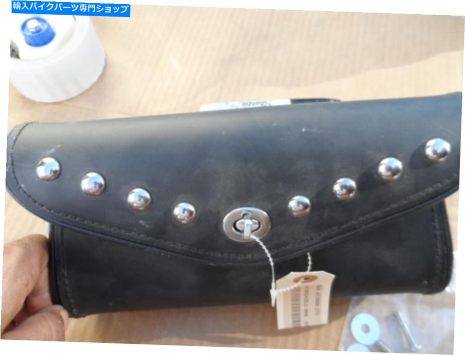 Windshields Nos Kawasaki VN900 Classc 00ブラックレザースタッズフロントガラスバッグK53000-271 NOS..