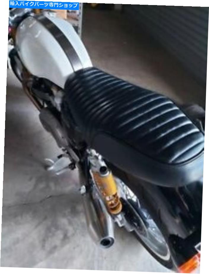 Seats Triumph Thruxton R 1200シート（リアルレザー）には、ベース、新しい、タックnロールデザインが含まれています TRIUMPH THRUXTON R 1200 SEAT(Real Leather) include Base,New,Tuck N Roll Design